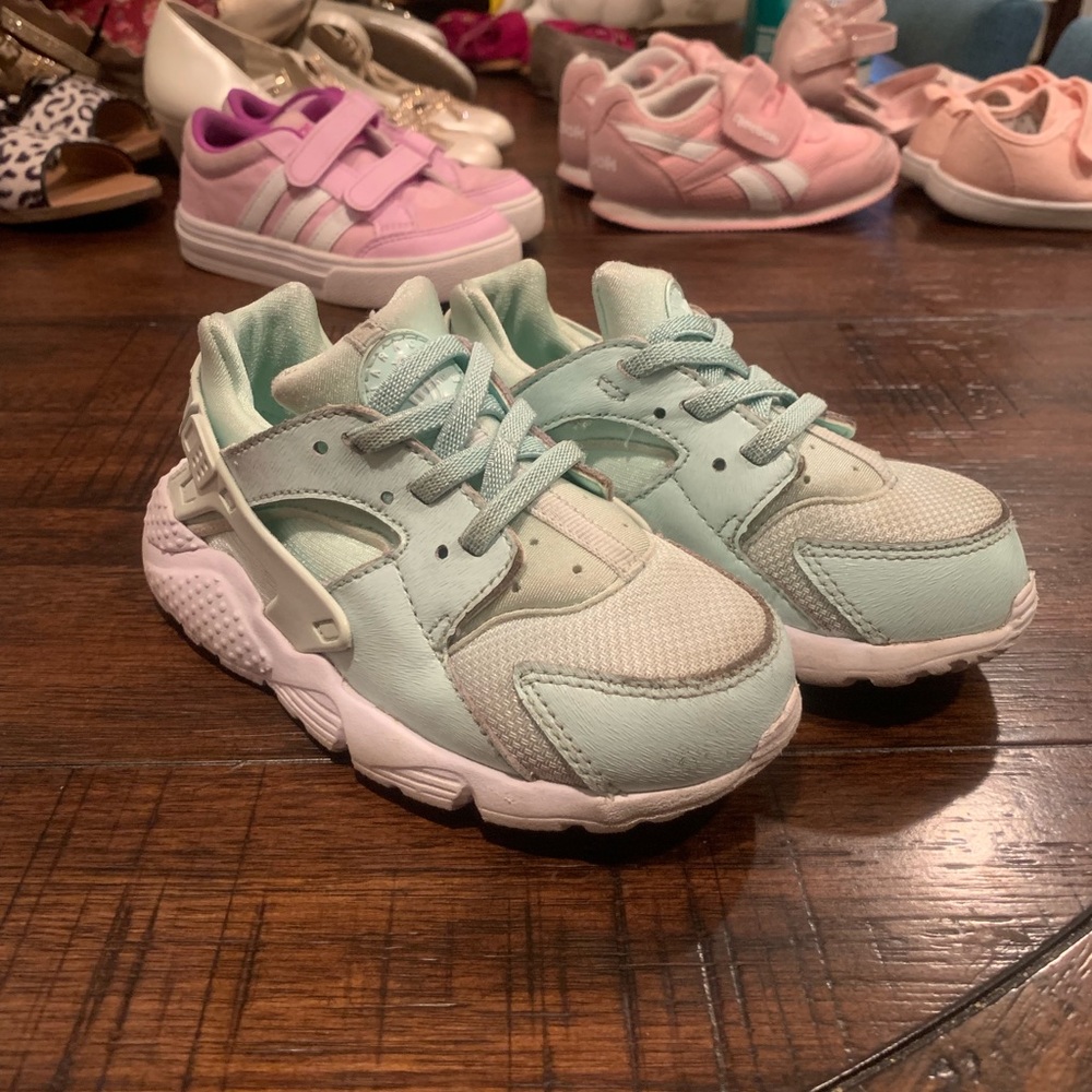 Mint Nike Huaraches
